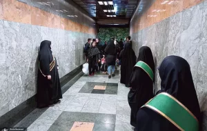 حجاب بان ها ذیل نظارت «مجموعه فرهنگی مترو» فعالیت می کنند