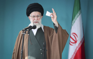 سی‌ان‌ان: آخرین نماز جمعه آیت‌الله خامنه‌ای پس از حمله به عین‌الاسد بود