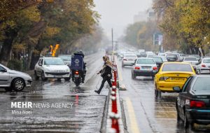 ترافیک سنگین در بزرگراه‌ها و معابر همزمان با بارش باران در تهران